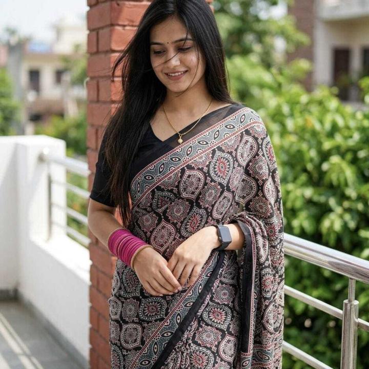 BADE SUHANE Striped Mysore Silk Blend Saree (Black)