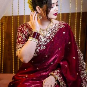 PRATYAMFASHION Embellished Bollywood Pure Silk Saree (Maroon)