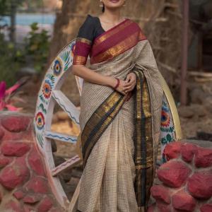 VILLAGIUS Checkered, Woven Bollywood Tissue, Cotton Silk Saree (Beige)