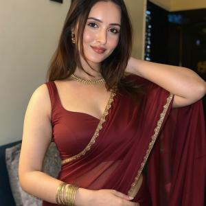 Tokyo Fashion Solid/Plain Daily Wear Silk Blend Saree (Maroon)