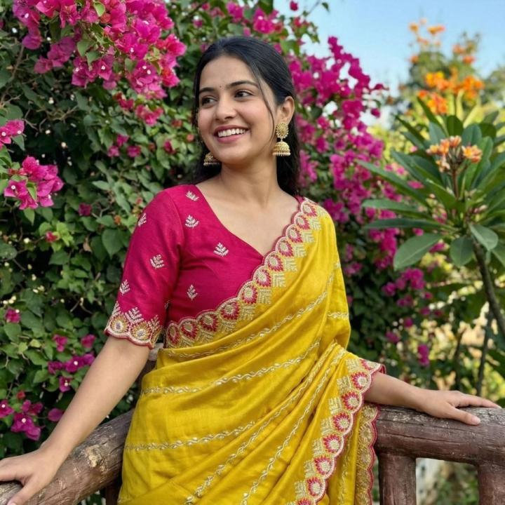 swetasaree1146 Embroidered Bollywood Georgette Saree (Yellow)